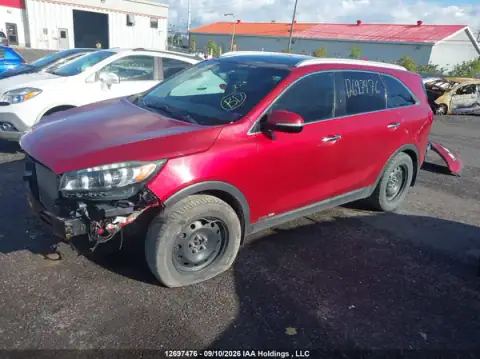 5XYPHDA55HG296373 — 2017 Kia Sorento, foto 2 de IAAI 16.09.2026, Parte delantera