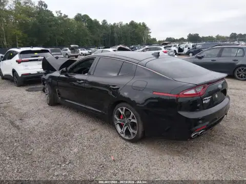 KNAE55LC2J6032003 — 2018 Kia Stinger, foto 3 de IAAI, Parte delantera