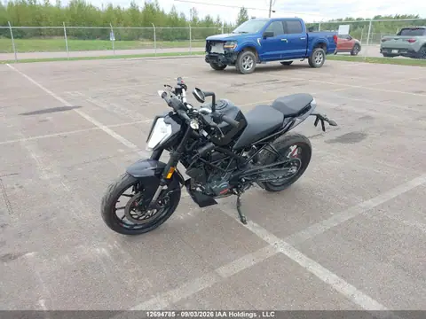 MD2JPC408PC015988 — 2023 KTM 200 Duke, foto 2 de IAAI 22.10.2026, Robo