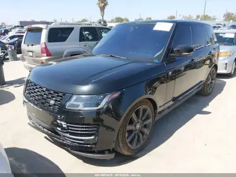 SALGS2SV0KA531976 — 2019 Land Rover Range Rover, photo 2 from IAAI, Rear end