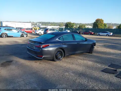 58ADA1C17NU026009 — 2022 Lexus ES 300H, foto 4 de IAAI 23.10.2026, Parte delantera