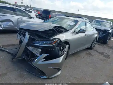 58AEZ1B19LU057614 — 2020 Lexus ES, foto 2 de IAAI, Parte delantera y trasera