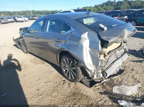 58AD11D14MU005910 — 2021 Lexus ES, photo 3 from IAAI, Front and rear