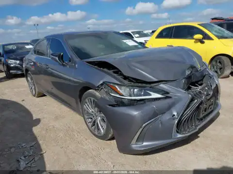 58ADZ1B19MU100975 — 2021 Lexus ES, Передняя та задняя части (Front & Rear), фото до ремонту