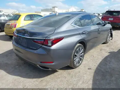 58ADZ1B19MU100975 — 2021 Lexus ES, zdjęcie 4 z IAAI, Przód i tył