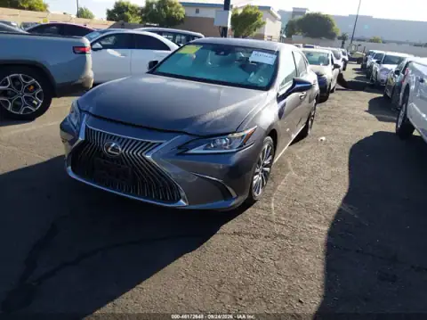 58AD11D1XMU003305 — 2021 Lexus ES, фото 2 з IAAI, Задня частина зліва