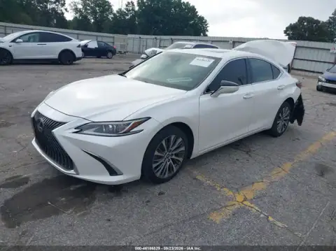 58ADZ1B15MU089179 — 2021 Lexus ES, photo 2 from IAAI, Rear end