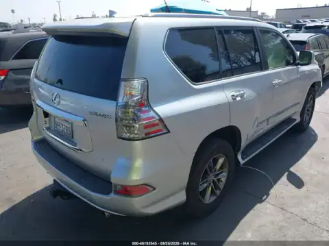 JTJJM7FX3J5183000 — 2018 Lexus GX, zdjęcie 4 z IAAI, Przód