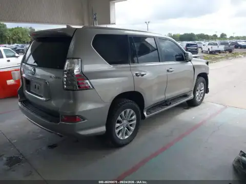 JTJAM7BX9M5302033 — 2021 Lexus GX, zdjęcie 4 z IAAI, Przód