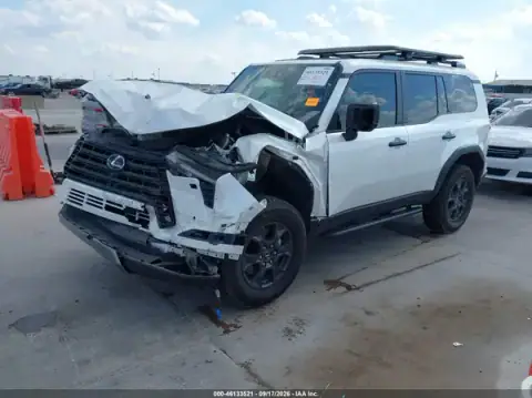 JTJTBCDX2R5004113 — 2024 Lexus GX, zdjęcie 2 z IAAI, Przód