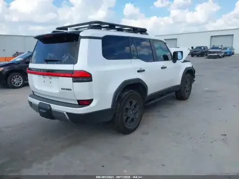 JTJTBCDX2R5004113 — 2024 Lexus GX, zdjęcie 4 z IAAI, Przód