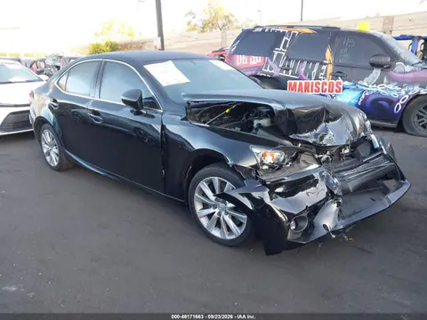 JTHBA1D25G5033207 — 2016 Lexus IS 200T, Передняя часть (Front End), фото до ремонта