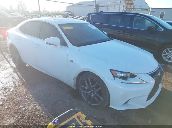 JTHCM1D2XG5003339 — 2016 Lexus IS, Левый бок (Left Side), фото до ремонта