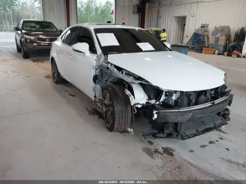 JTHBA1D24J5066917 — 2018 Lexus IS, Передня частина (Front End), фото до ремонту