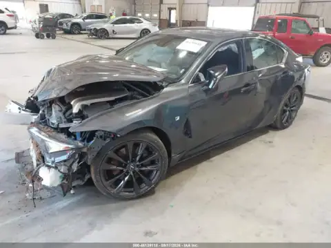 JTHGZ1B2XM5038819 — 2021 Lexus IS, ფოტო 2, IAAI, წინა ნაწილი