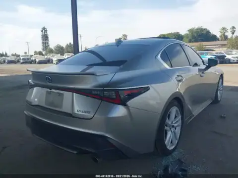 JTHCA1D24M5113596 — 2021 Lexus IS, foto 4 de IAAI, Parte delantera