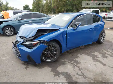JTHGZ1B23M5045367 — 2021 Lexus IS, фото 2 з IAAI, Передня й задня частини