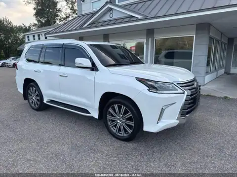 JTJHY7AX2H4224341 — 2017 Lexus LX, foto 15 de IAAI, Desgaste normal