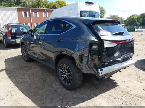 2T2GGCEZ8RC059315 — 2024 Lexus NX, zdjęcie 3 z IAAI, Tył