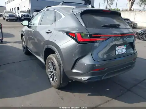 2T2GKCEZXRC018280 — 2024 Lexus NX, photo 3 from IAAI, Right side