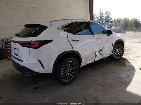 2T2GGCEZ1TC120222 — 2026 Lexus NX, zdjęcie 4 z IAAI, Prawy bok