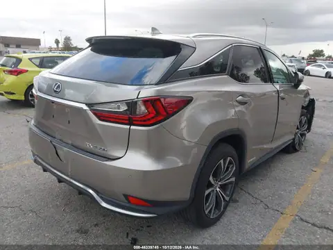 2T2HGMDA2MC064038 — 2021 Lexus RX 450H, foto 4 de IAAI 27.10.2026, Parte delantera y trasera