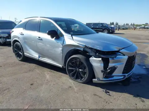 2T2BCMEA0PC009401 — 2023 Lexus RX, правый бок (Right Side), фото до ремонта