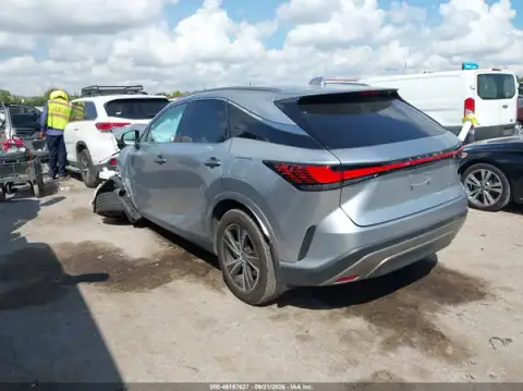 2T2BAMBA0PC009215 — 2023 Lexus RX, zdjęcie 3 z IAAI, Przód