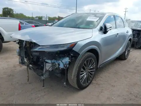 2T2BAMCA7PC006973 — 2023 Lexus RX, foto 2 de IAAI, Parte delantera