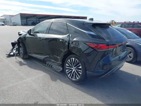 2T2BBMCA4PC007155 — 2023 Lexus RX, zdjęcie 3 z IAAI, Lewy bok
