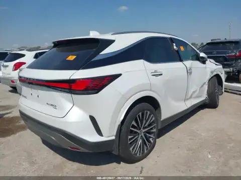 2T2BBMCA1SC073073 — 2025 Lexus RX, foto 4 de IAAI, Riesgo biológico / químico