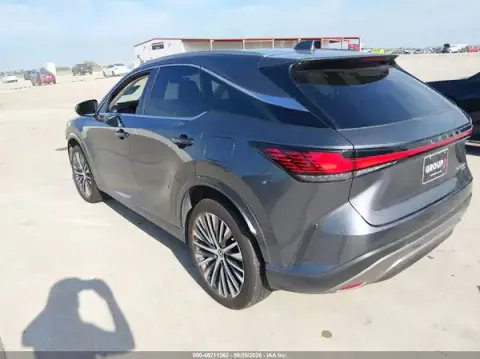 2T2BBMCA0SC104961 — 2025 Lexus RX, photo 3 from IAAI, Front end
