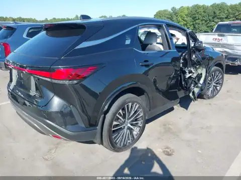 2T2BBMCA9TC144263 — 2026 Lexus RX, photo 4 from IAAI, Right side