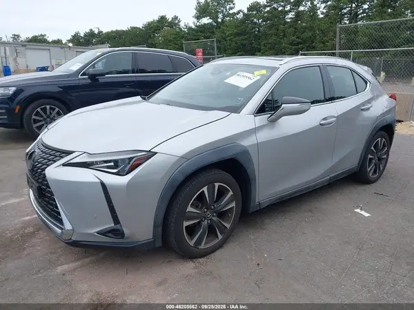 JTHY3JBH9K2013211 — 2019 Lexus UX, photo 2 from IAAI, Front end