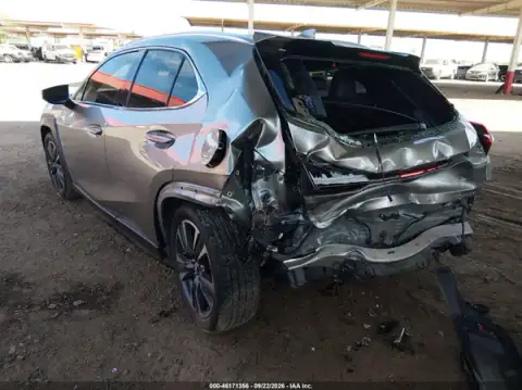 JTHX3JBH4N2050800 — 2022 Lexus UX, zdjęcie 3 z IAAI, Tył