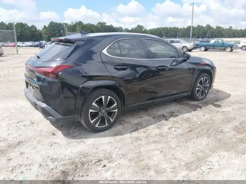 JTHP6JBH8P2143300 — 2023 Lexus UX, foto 4 de IAAI, Parte trasera