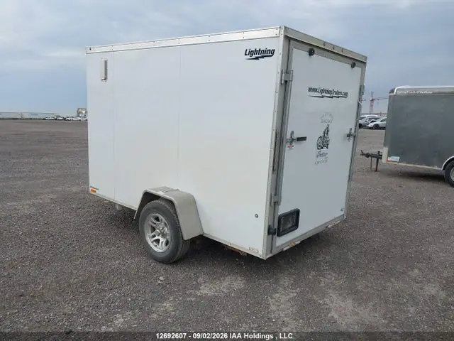 2015 Lightning Enclosed Trailer VIN 5NHULT018FA107249 фото 3