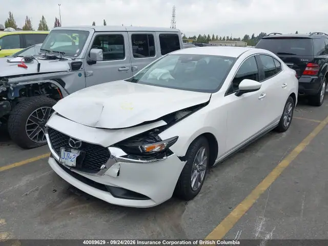 JM1BPBCL3M1320824 — 2021 Mazda 3 Preferred, photo 2 from IAAI 19.10.2026, Front end