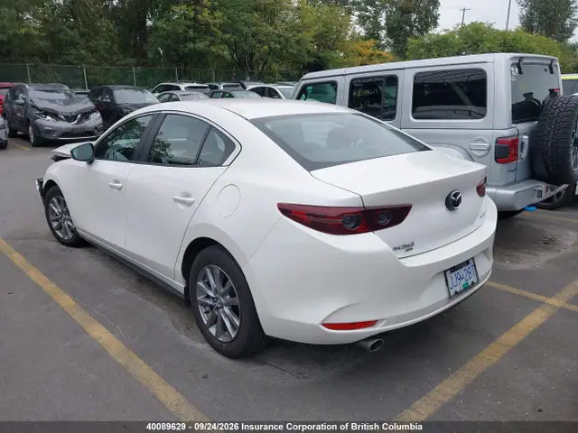 JM1BPBCL3M1320824 — 2021 Mazda 3 Preferred, photo 3 from IAAI 19.10.2026, Front end