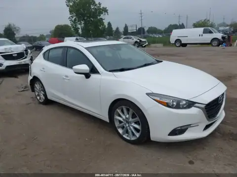 JM1BN1M3XH1121385 Mazda 3 2017 — Right rear damage, before-repair photo