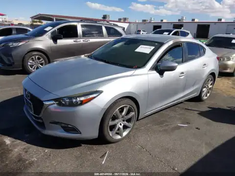 JM1BN1V77H1100737 — 2017 Mazda 3, photo 2 from IAAI 23.10.2026, Interior fire