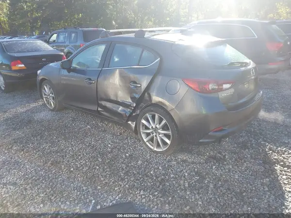 JM1BN1M35H1144363 — 2017 Mazda 3, photo 3 from IAAI 13.10.2026, Left side