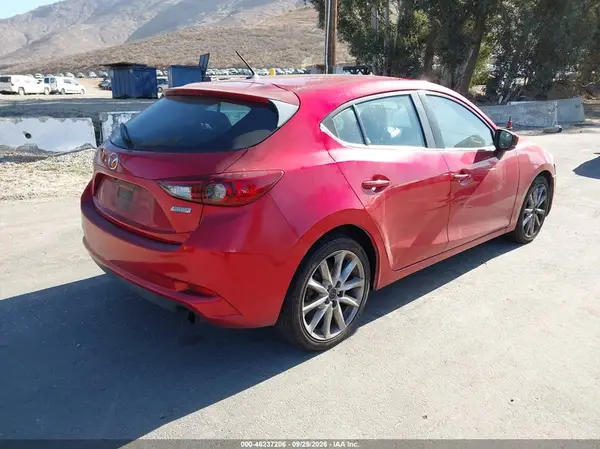 3MZBN1L75HM150233 — 2017 Mazda 3, photo 4 from IAAI, Normal wear