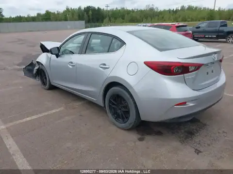 3MZBN1W37JM216070 — 2018 Mazda 3, zdjęcie 3 z IAAI 24.09.2026, Przód
