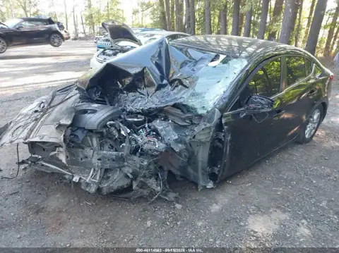 3MZBN1U71JM183962 — 2018 Mazda 3, photo 2 from IAAI, Front end