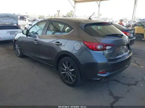 3MZBN1L33JM210500 — 2018 Mazda 3, foto 3 de IAAI, Lado derecho