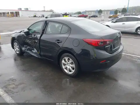 3MZBN1U77JM211019 — 2018 Mazda 3, zdjęcie 3 z IAAI, Lewy bok