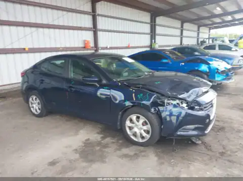 3MZBN1U75JM227638 — 2018 Mazda 3, Передня частина (Front End), фото до ремонту