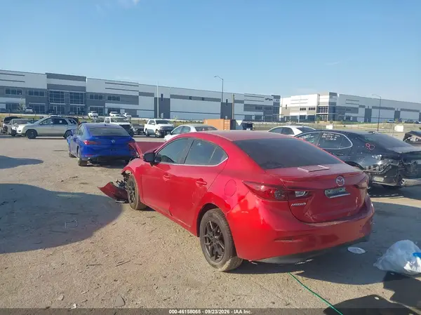 3MZBN1V35JM253152 — 2018 Mazda 3, фото 3 с аукциона IAAI, Передняя часть