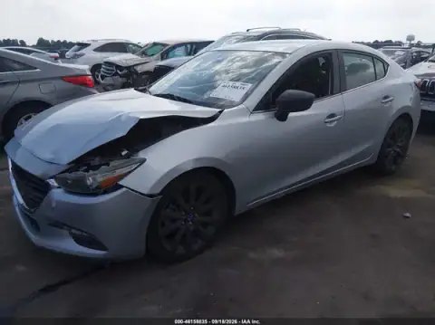 3MZBN1V39JM207467 — 2018 Mazda 3, zdjęcie 2 z IAAI, Lewy przód